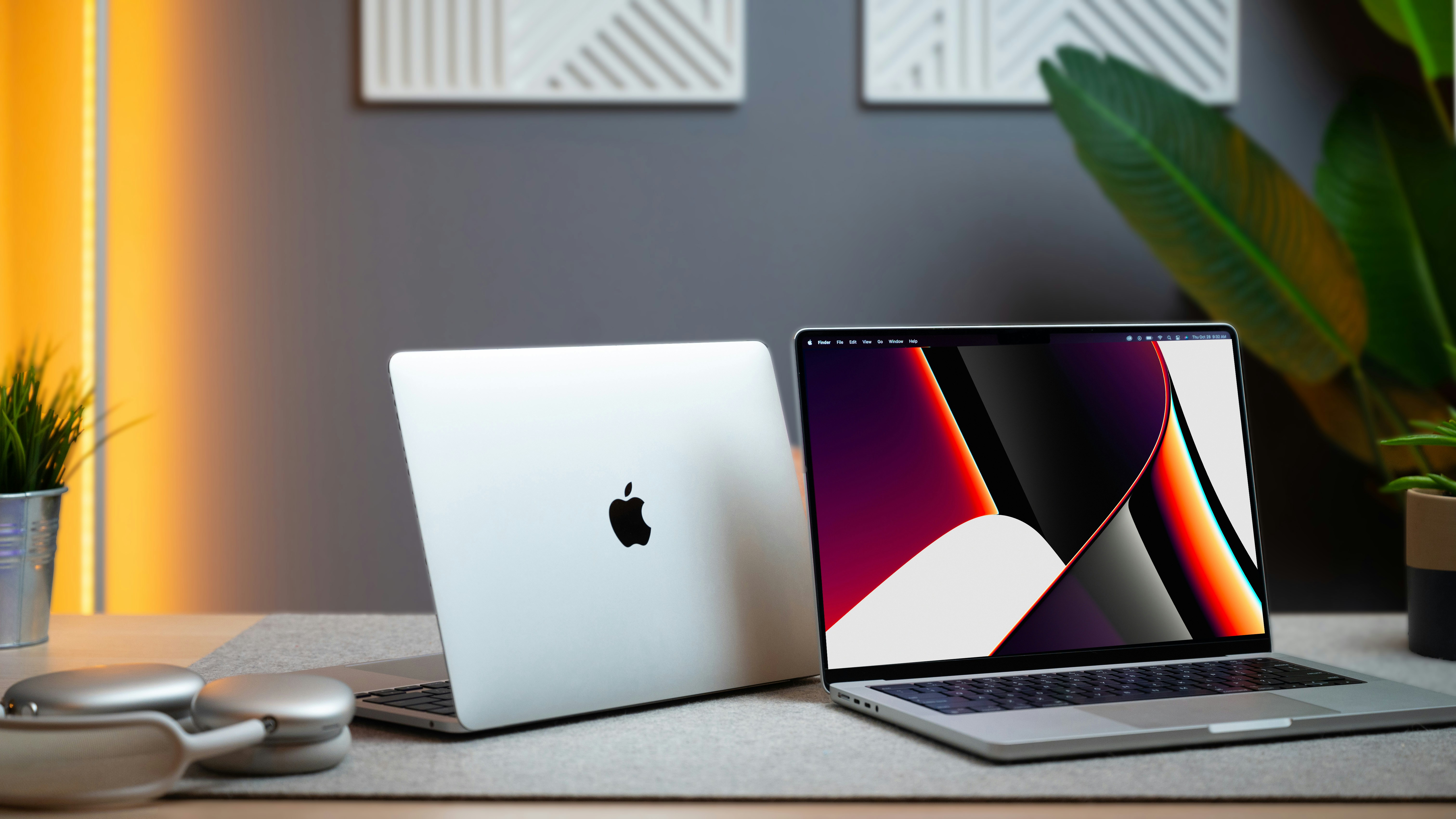 PRE-OWNED ELECTRONICS