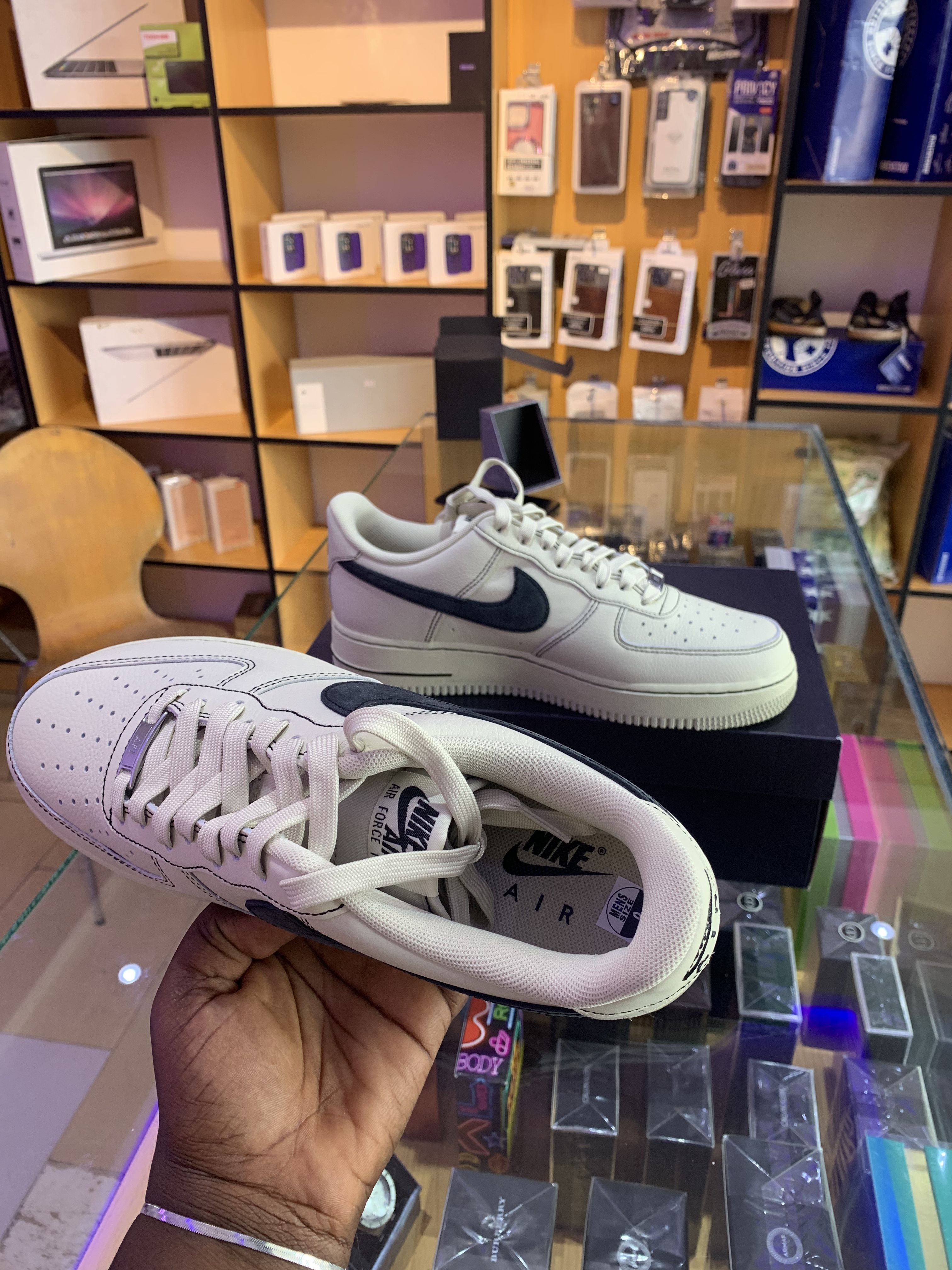 Nike Air Force 1 '07 LV8