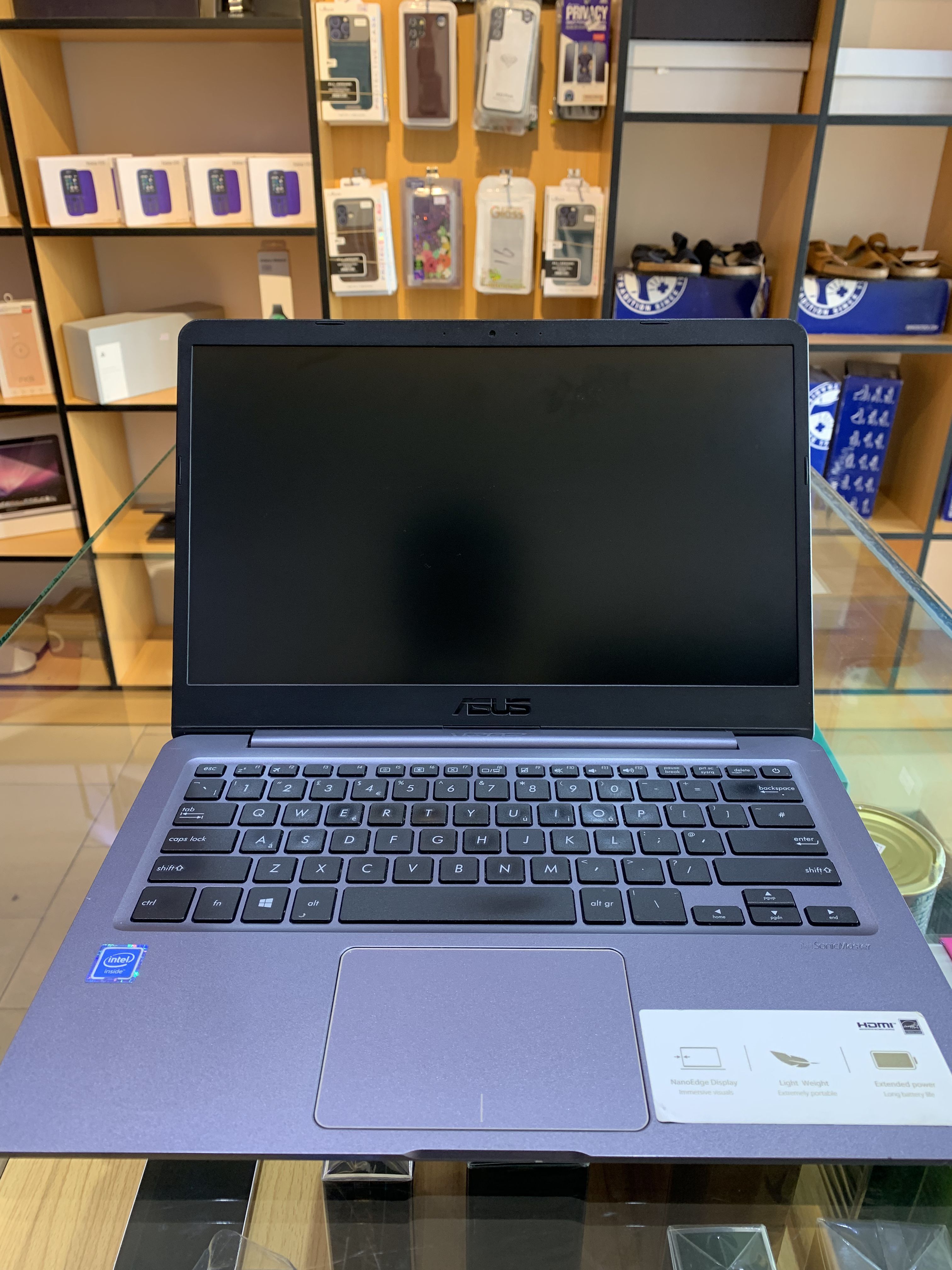 ASUS E406MA