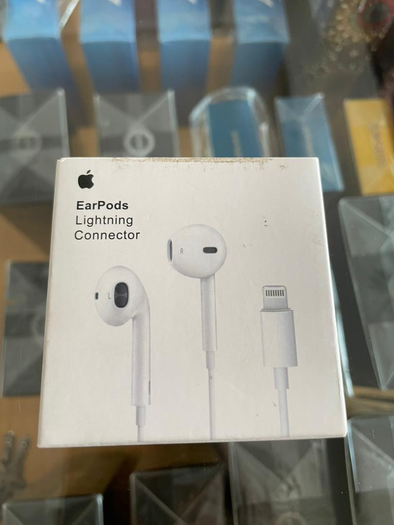 Apple EarPods with Lightning Connector