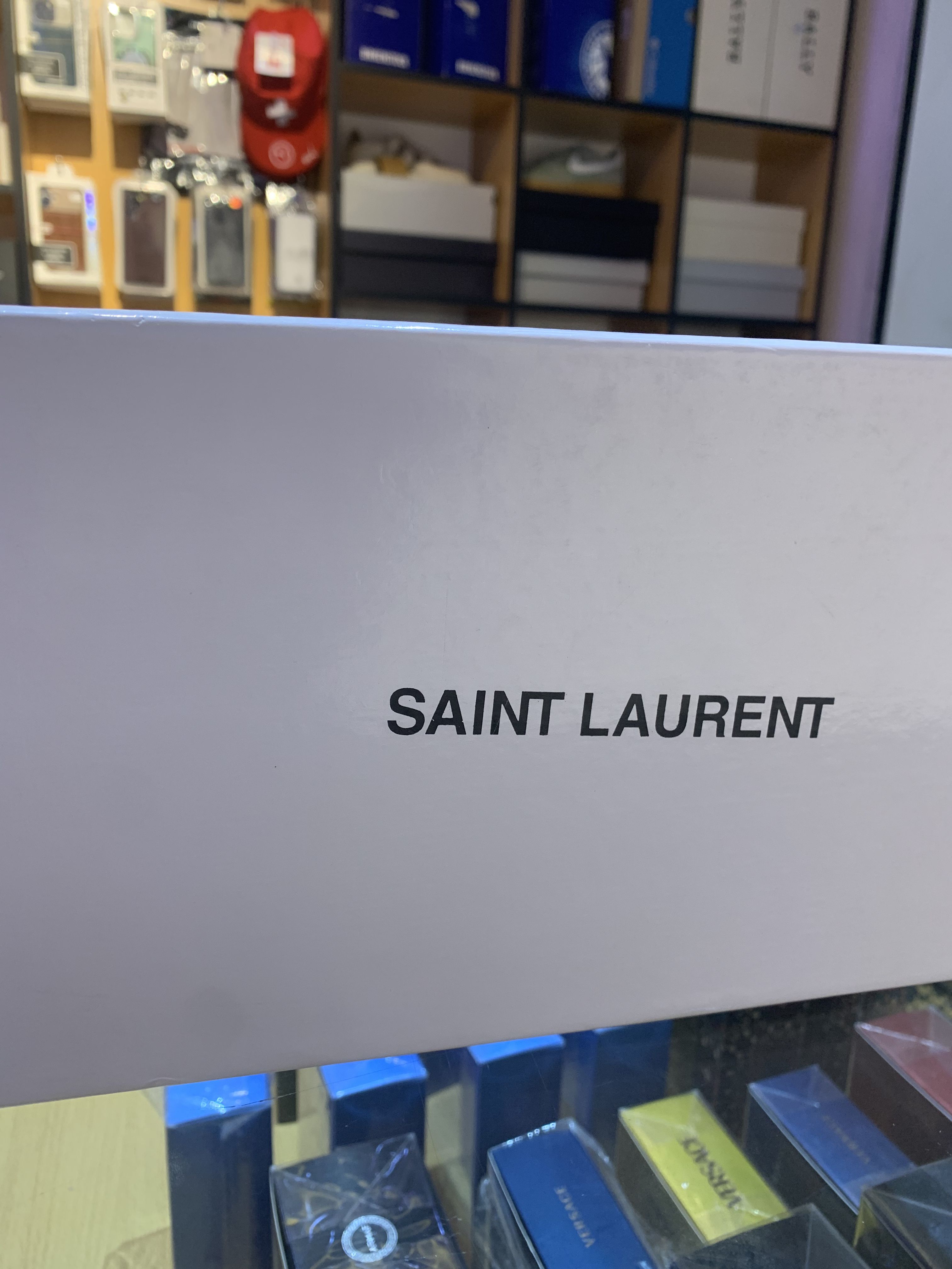 SAINT LAURENT